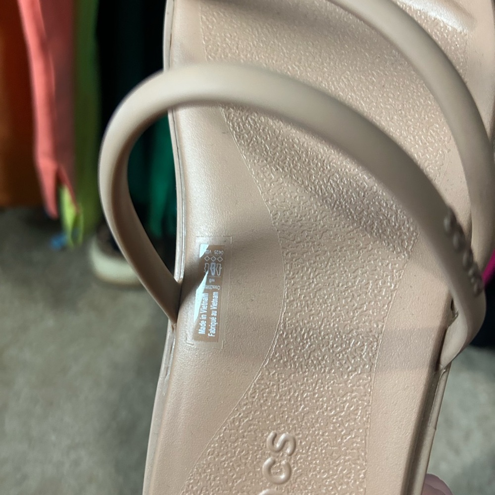 CROCS Women's Tan Slide Sandals 8 - Picture 2 of 4